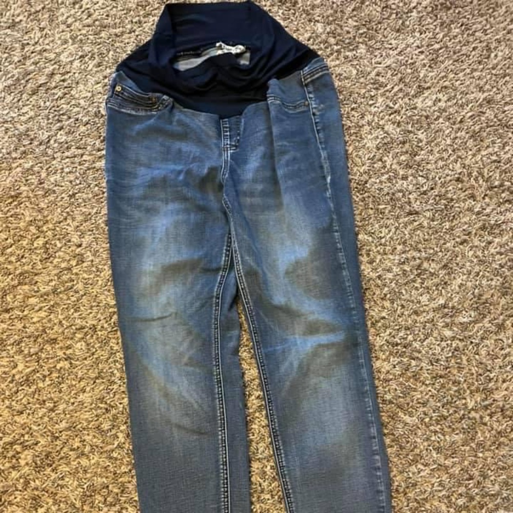 Maternity pants bundle